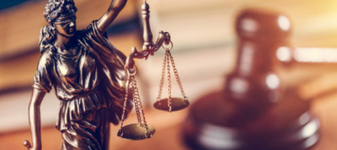 De ce nu va ajunge la închisoare elevul care a înjunghiat o profesoară și un coleg? Explicațiile judecătorului Cristi Danileț