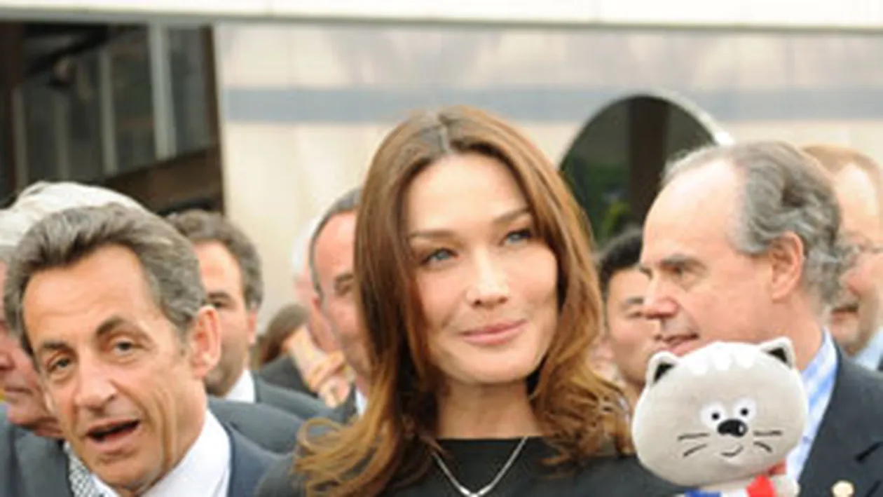 Carla Bruni si Nicolas Sarkozy l-au lasat pe un sef de stat sa astepte, pentru ca au facut sex