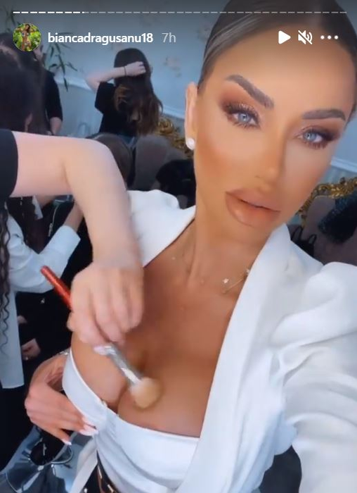 Bianca Drăgușanu, gafă vestimentară înainte să apară la Teo Show. A publicat din greșeală imagini în care unul dintre sâni “i-a evadat” din decolteul generos | FOTO