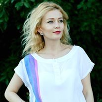 Blonda lui Tuncay, scandal în plină stradă! Sandra a început să se isterizeze când a văzut ce cadou a primit