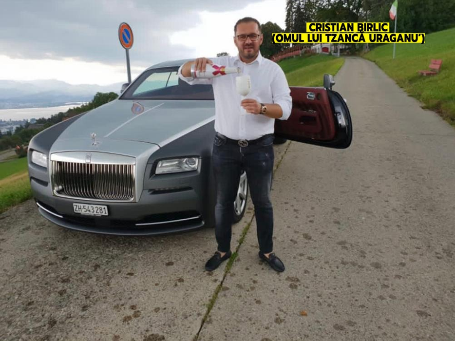 Cu șampania lângă Rolls, pe opulență