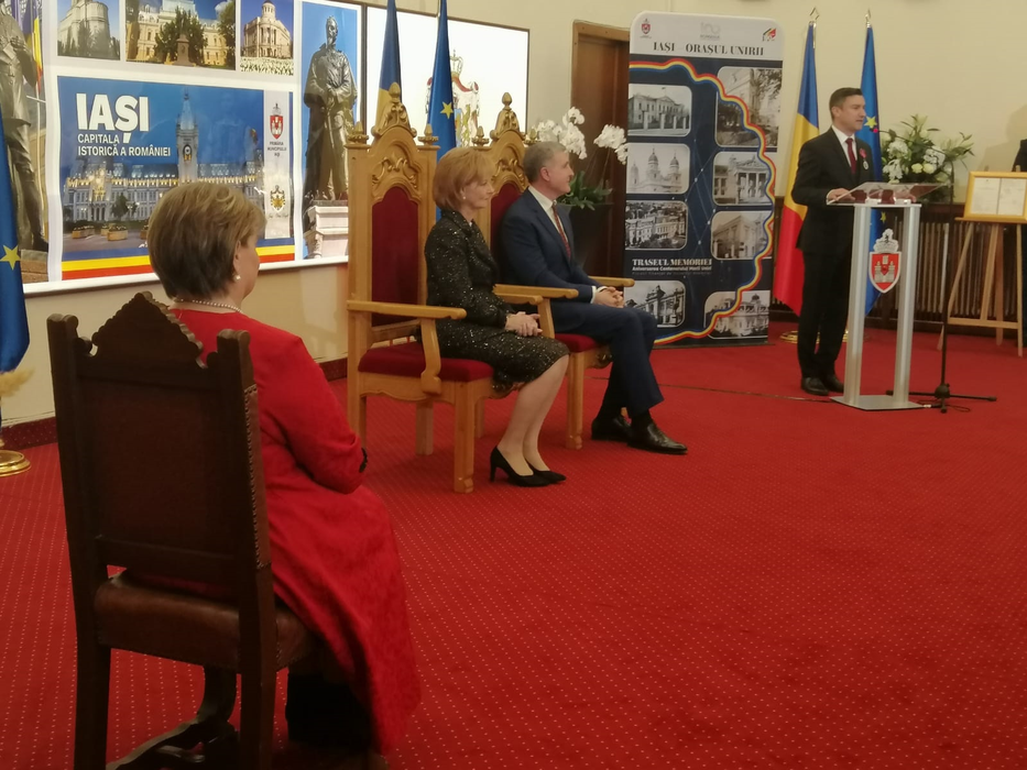 S-a dat startul sărbătorilor de iarnă la Iași, în prezența Familiei Regale