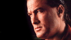 Steven Seagal s-a iubit cu o bulgaroaica
