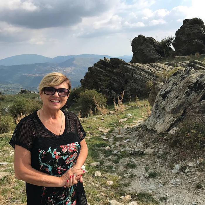 La 62 de ani, Nicoleta Voica a slăbit și pare că a întinerit. E prima vedetă din România care și-a pus silicoane