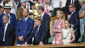 Prințesa Charlotte a încălcat protocolul regal la Wimbledon 2025. Cum a fost surprinsă fiica lui Kate Middleton cu Prințul William