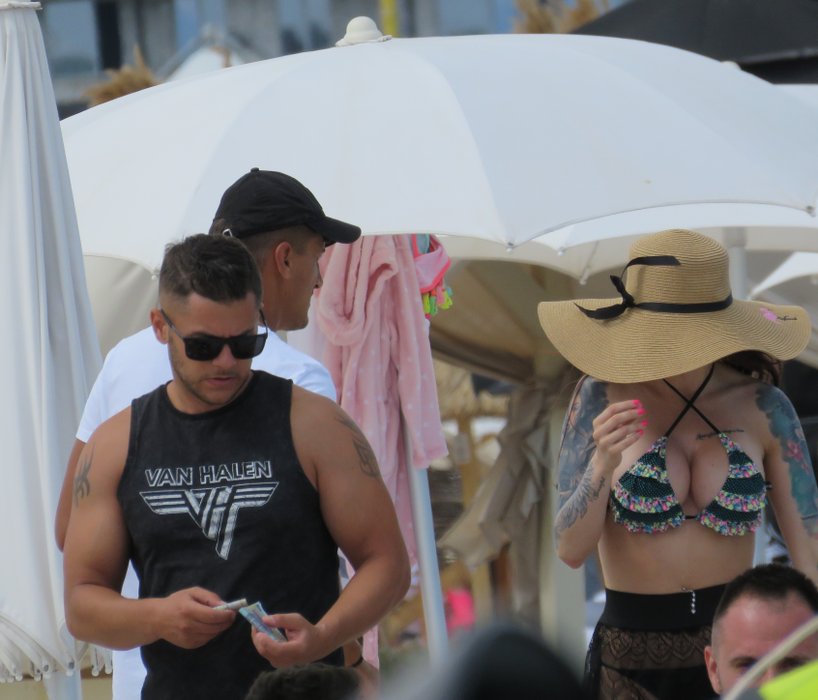 Sexy-ispita Maria Ilioiu a făcut senzație pe litoral cu silicoanele ei