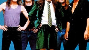 Biletele la AC/DC se vand in rate