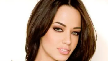 O zi perfectă pentru o plimbare in doi! Andreea Raicu a profitat de weekend şi s-a relaxat in parc, dar nu cu iubitul