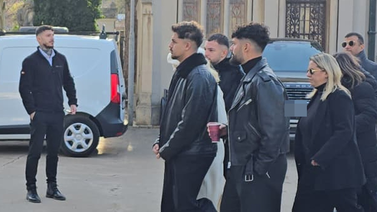Tatăl Loredanei Groza, înmormântat la cimitirul Bellu. Familia și apropiații își iau rămas-bun într-un mod special