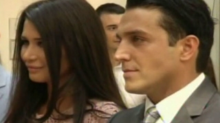 Momentul in care Elena Basescu a spus "DA"! Uite cum a fost cununia civila a mezinei presedintelui - EBA si-a pastrat numele de familie