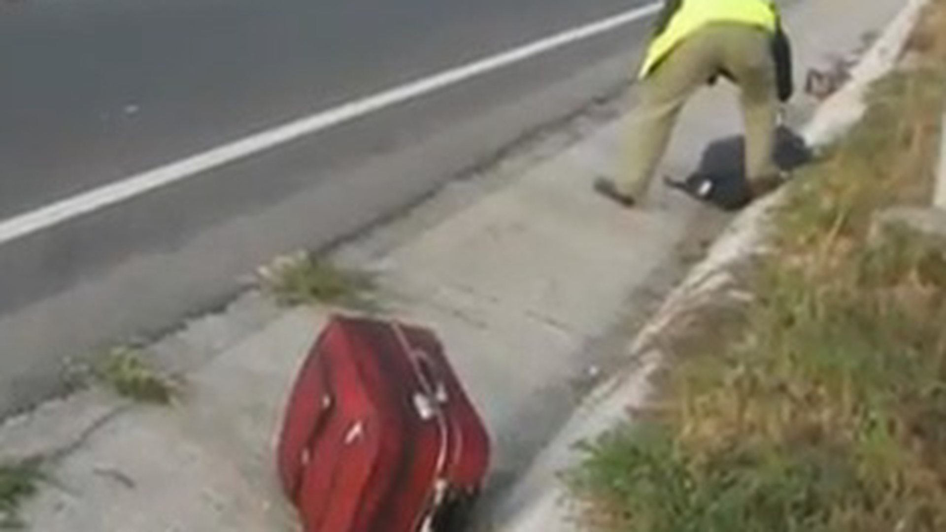 VIDEO O stripteuza a murit calcata de un tir! "N-am mai apucat sa ii spun sa se fereasca"