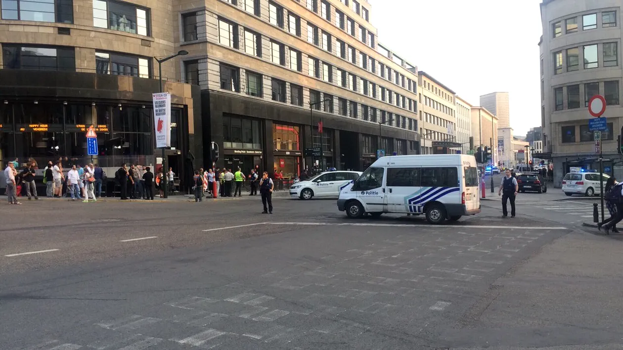 Explozie la Bruxelles! 42 de români, blocaţi într-un restaurant