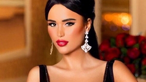 DANIELA CRUDU le-a arătat tuturor asta! Iată unde va petrece Revelionul focoasa brunetă 