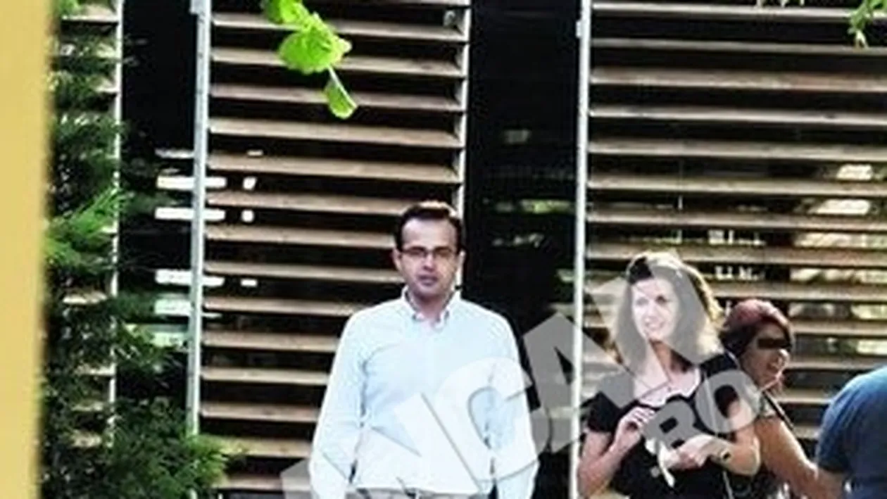 Gadea recidiveaza - a iesit din nou in oras cu una dintre frumoasele lumii. Pranz prelungit cu manechinul Diana Dondoe