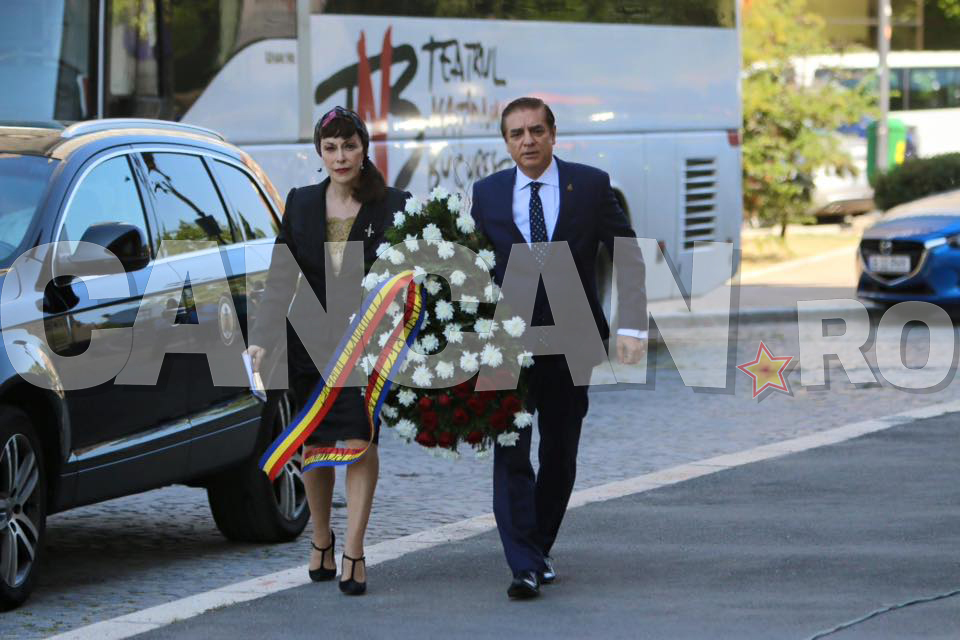 Prinţesa LIA şi prinţul PAUL au venit să-i aducă un ultim omagiu maestrului RADU BELIGAN!