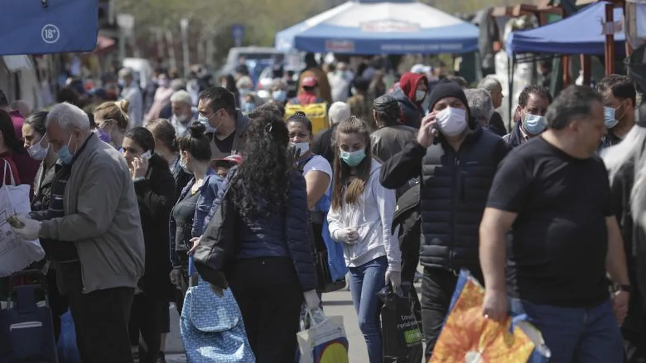 Incredibil! Ce spun românii despre purtarea măștilor: ”Am probleme cu ochii, nu pot să port”