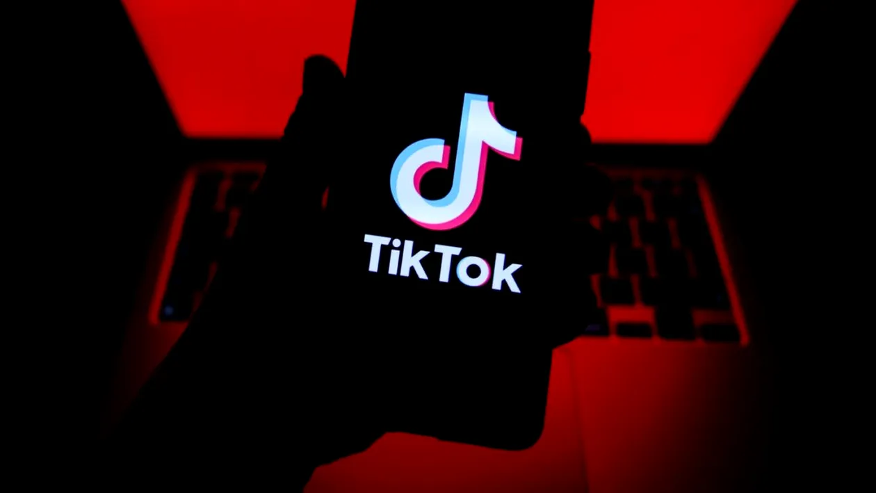 Romantism, fantezie și tone de bani: cărțile virale de pe TikTok cuceresc investitorii!