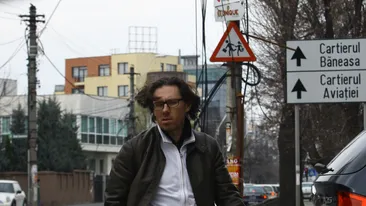 Asta da combinatie! Naistul Voiculet umbla cu numere americane si vin nemtesc in portbagaj, dupa mobila ieftina romaneasca!