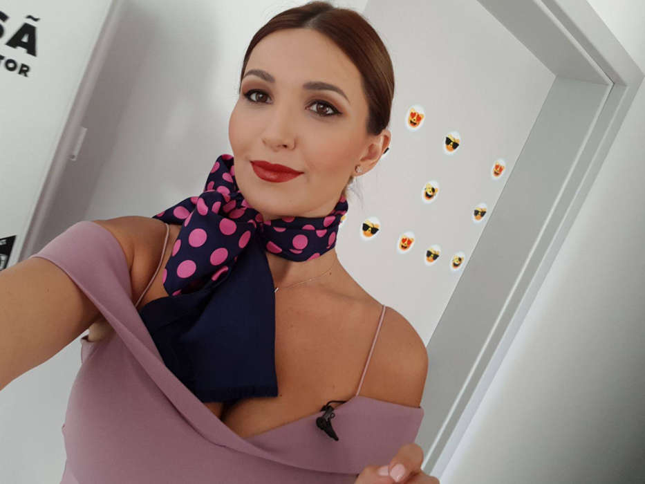 Ela Crăciun este însărcinată în trei luni! Prezentatoarea tv se pregătește să devină mamă pentru a treia oară