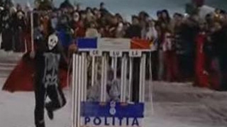 VIDEO Cursa inedita de sanii "tunate" pe partia "Bradul" din Poiana Brasov!