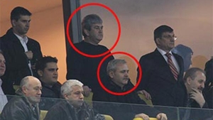 Singurele culori politice de pe National Arena au fost ros-albastru! Vezi "lotul" politicienilor din galeria Stelei