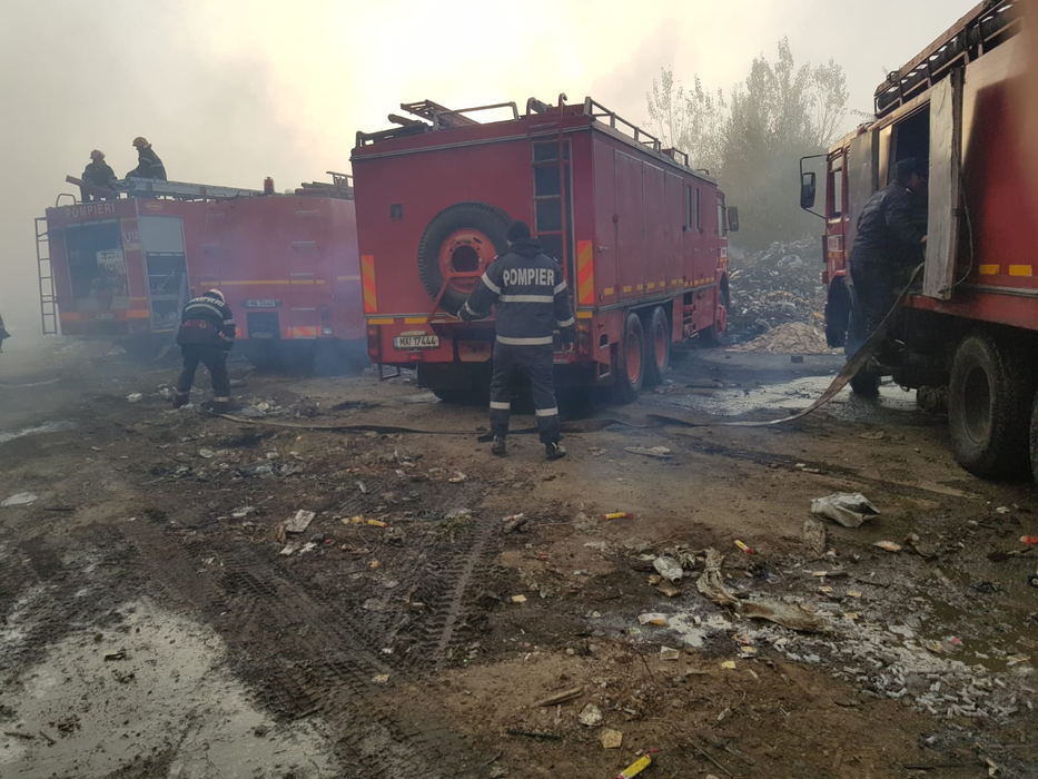 Două incendii de proporții, în Ploiești, în mai puțin de 24 de ore