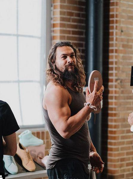 Jason Momoa este celebru și extrem de sexy. Dar știi cum arată soția lui Aquaman, cu 12 ani mai în vârstă?