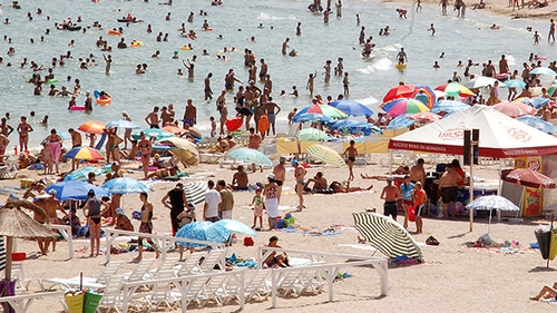 Descoperire şocantă făcută pe o plajă din Constanţa! Turiştii au înmărmurit când au văzut asta
