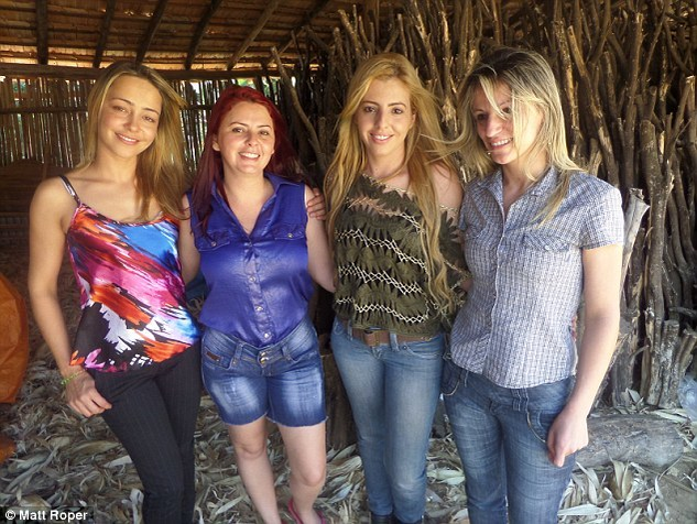 Acesta e oraşul în care trăiesc doar femei, iar cea mai „bătrână” dintre ele are 35 de ani! Ce trebuie bărbaţii să facă pentru a putea fi chemaţi acolo