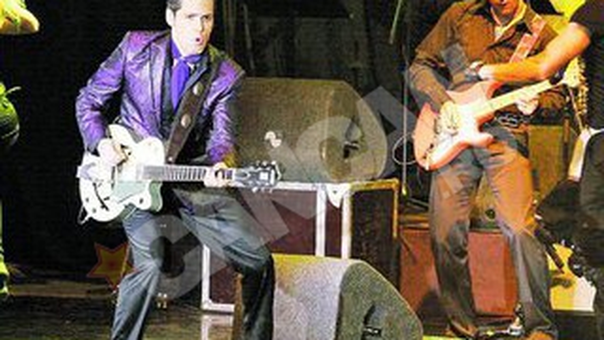 Stefan Banica Jr. a primit o lectie usturatoare in tramvai, la doar trei ani. Tatal i-a interzis sa cante gratis