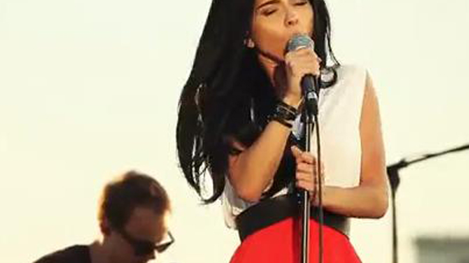Inna a scos o piesa de la "naftalina" degeaba! Asculta aici melodia care a strans cele mai putine vizualizari pe Youtube!