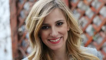 A ajuns in luna a cincea de sarcina si se vede...! Vezi primele imagini cu burtica Danei Rogoz!