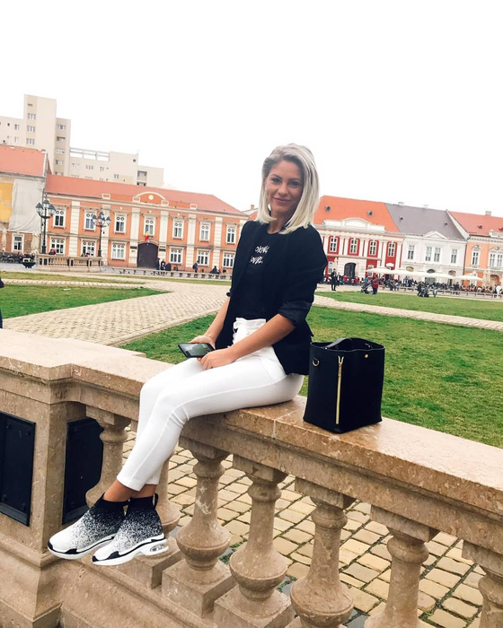 Hannelore “și-a oficializat” relația cu noul iubit după divorțul de Bogdan Ionescu. Cum arată bărbatul care o face fericită pe fosta concurentă de la Insula Iubirii