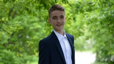 Ionuț, băiatul de 16 ani, care se confrunta cu o boală autoimună, a fost adus din Italia, să moară acasă.  A lăsat un mesaj de adio: „S-a terminat cu boala și cu suferința