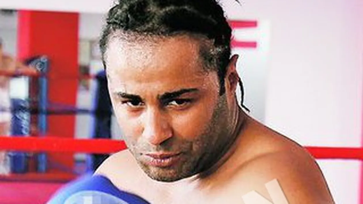 Spera ca va ajunge pe urmele britanicului. El este Lennox Lewis de Romania