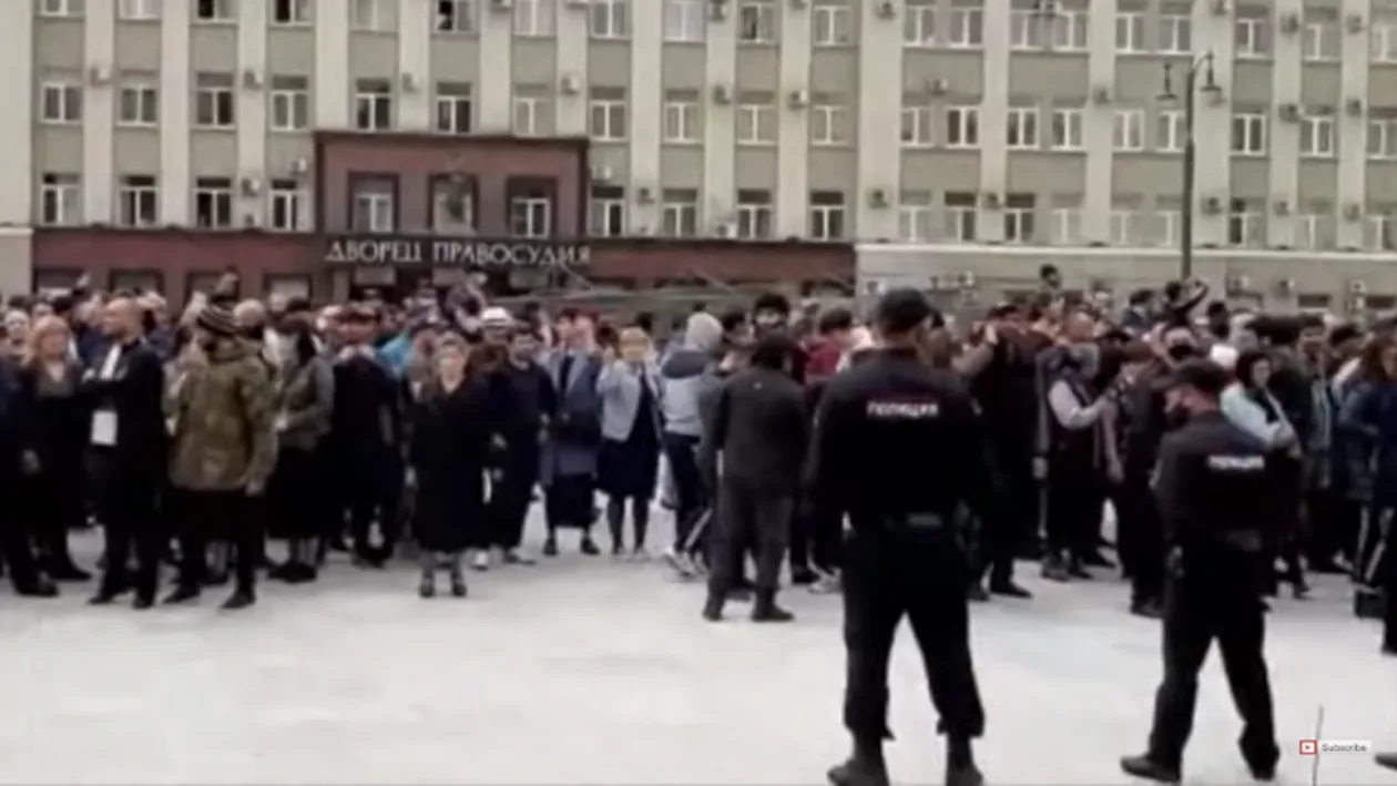 Proteste cu mii de persoane în Rusia! Cetățenii au cerut anularea măsurilor de izolare