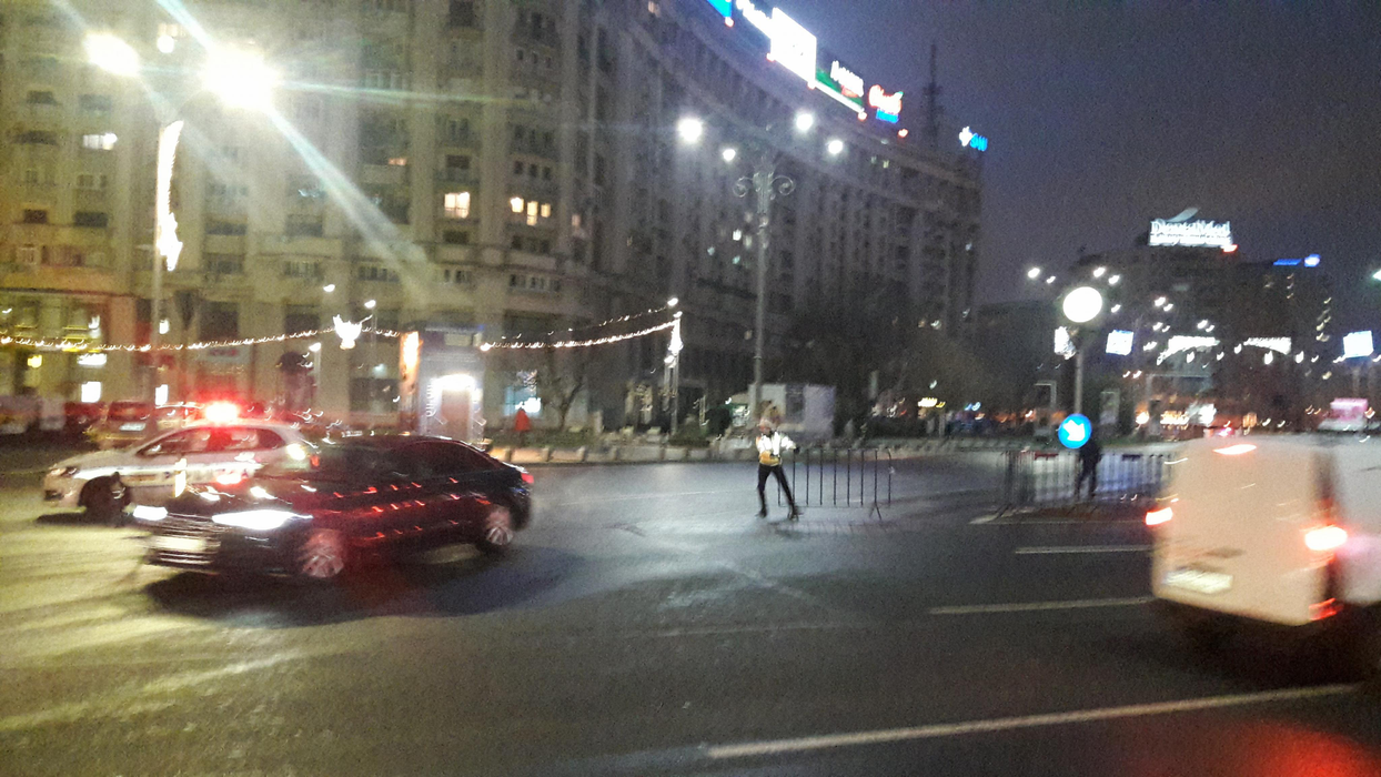 Protest în Capitală! Taximetriştii au blocat Piaţa Victoriei