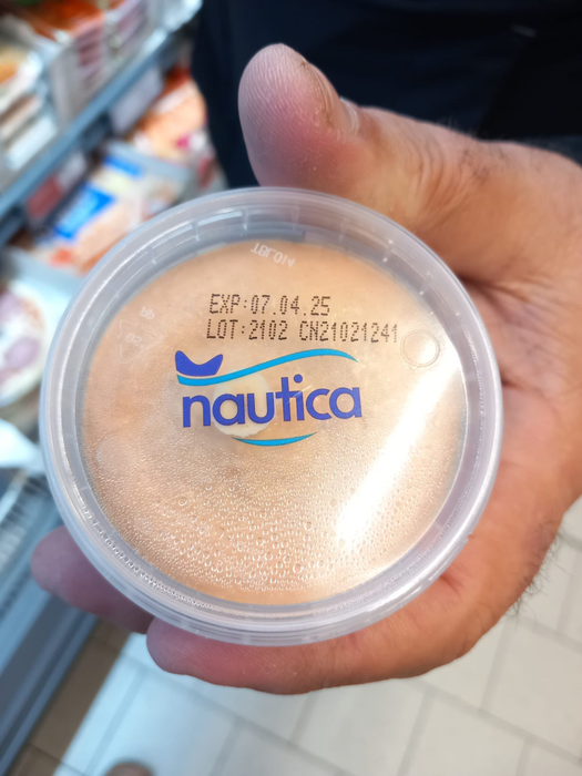 Piedone a luat magazinele cu pește la control, înainte de Florii! A găsit GÂNDACI, icre expirate, pești necorespunzători