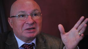 Averea fabuloasă a medicului Mihai Lucan. Câştiga un milion de euro în fiecare an. Procurorii DIICOT îl acuză că...