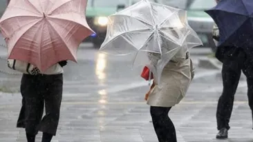 Meteorologii avertizează! PLOI şi VÂNT în mai multe zone din ţară
