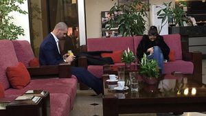 VIDEO EXCLUSIV. Pavel Stratan are un talent secret! L-am filmat la hotel în timp ce… 