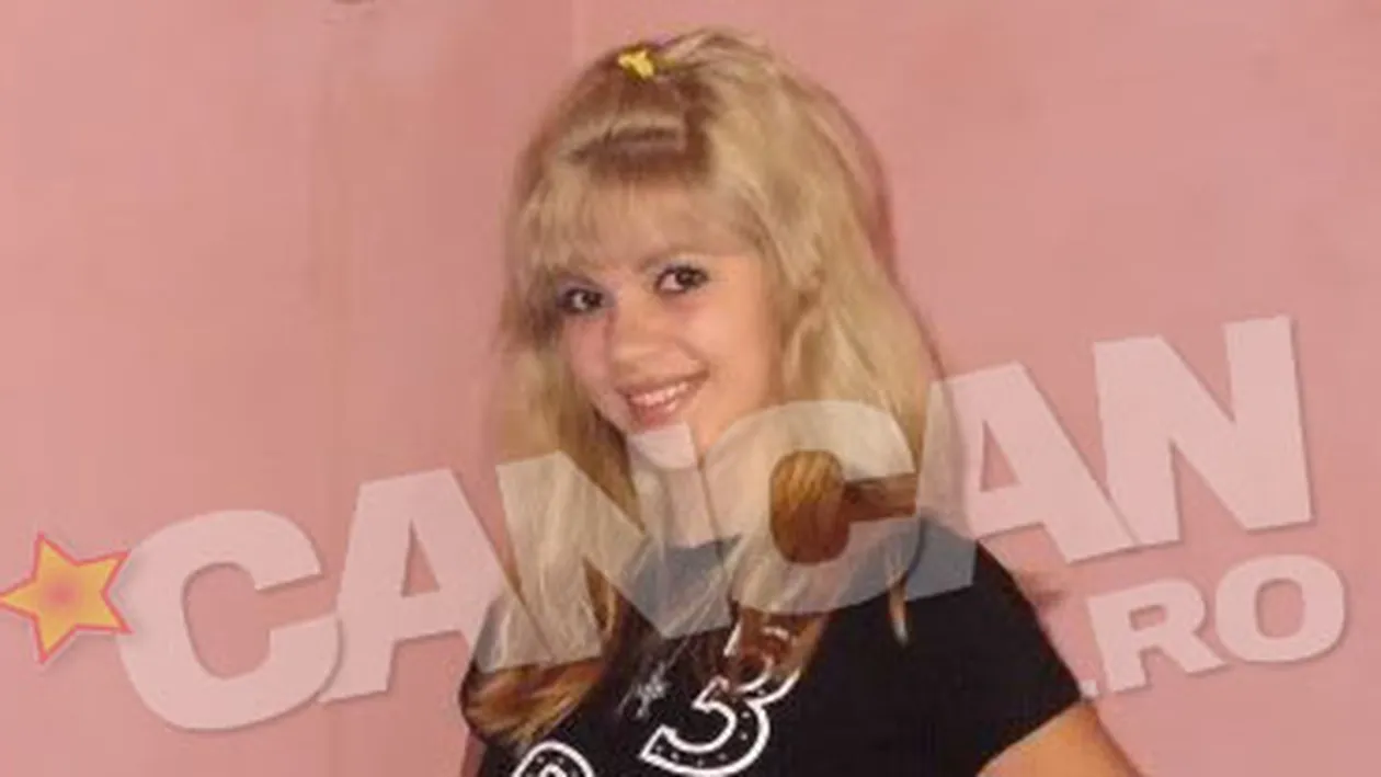 De nerecunoscut! Acum e mamica si s-a asezat la casa ei, dar, in trecut, era complet schimbata. Cum ii statea blonda, in liceu