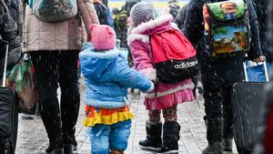 Veste bună pentru românii care găzduiesc refugiaţi! Aceștia vor putea deconta din cheltuielile de cazare şi hrană