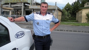 Şi-au pus copilul în pericol GRAV în maşină! Imagine revoltătoare din trafic semnalată de celebrul poliţist MARIAN GODINĂ!