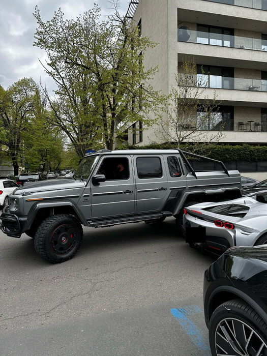 Paradă de bolizi în cartierul Primăverii din Capitală