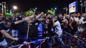 Șapte protestatari au fost arestați pentru 30 de zile pentru că au lovit jandarmii la miting
