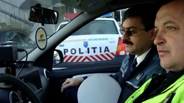 Un politist din Oradea a ajuns vedeta pe Internet! Toata lumea rade de FREZA lui, dar el nu vrea sa renunte la ea nici mort