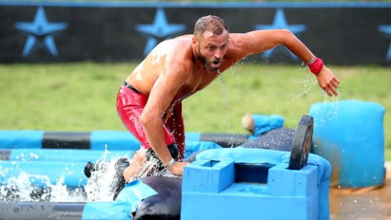 Cristian Pulhac, topit după Jessie! Uite cum o sărută pe pisicuța lui neagră, la revenirea de la Exatlon VIDEO