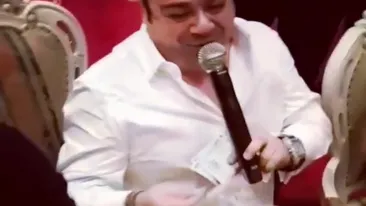 Adrian Minune a primit, din nou, 10 lei pentru o dedicație. Care a fost reacția manelistului