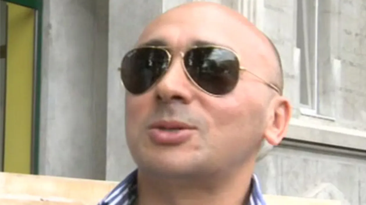 Fetita lui Marcel Pavel a venit pe lume in ciuda masurilor drastice de contraceptie. A fost o minune. Violeta isi dorea o fetita